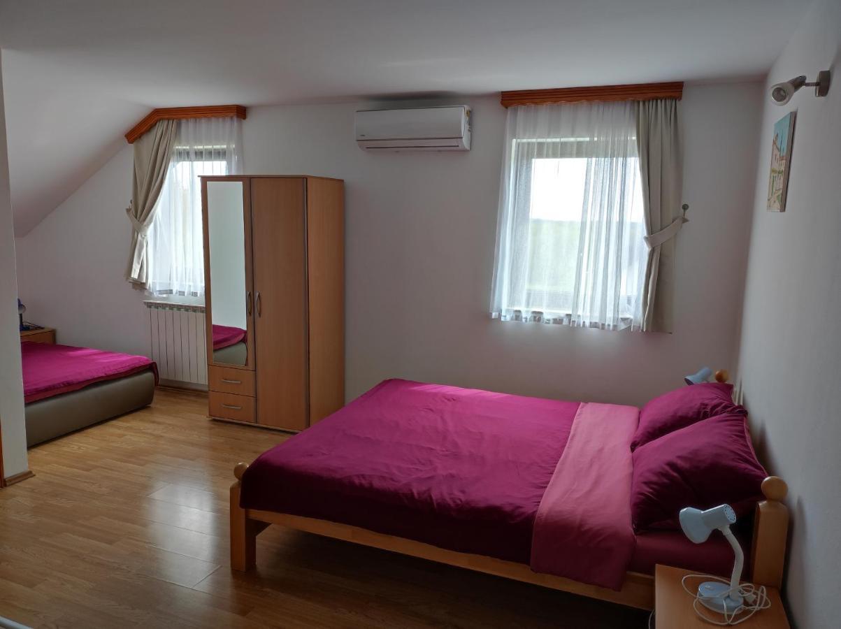 סמולג'אנאק Apartments Dale מראה חיצוני תמונה